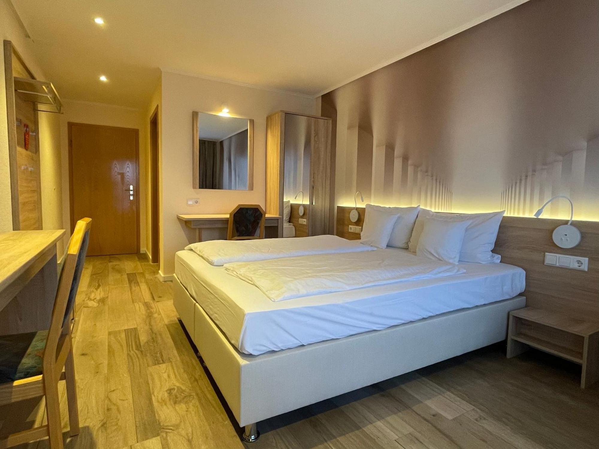 Hotel Andrea Crailsheim Luaran gambar